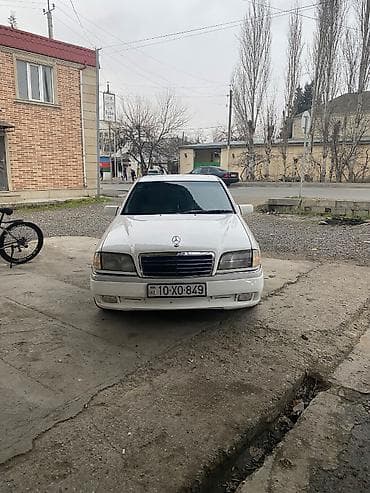 opel korsa d: Mercedes-Benz 280: 2.8 l | 1994 il Sedan — 5