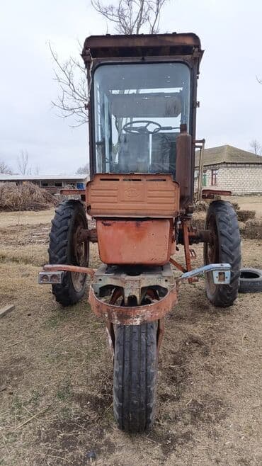 89 traktor: Kənd təsərrüfatı üçün tırtıllı olmayan, dar izli çərçivəyə malik 4 — 5