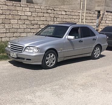 mercedes e 220: Mercedes-Benz C-Class: 2.8 l | 1995 il Sedan — 2