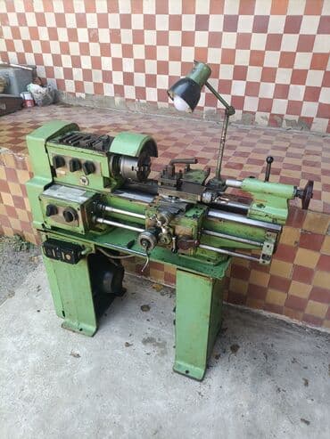 Metal emal etmək üçün nəzərdə tutulmuş yaşıl rəngli sənaye torna