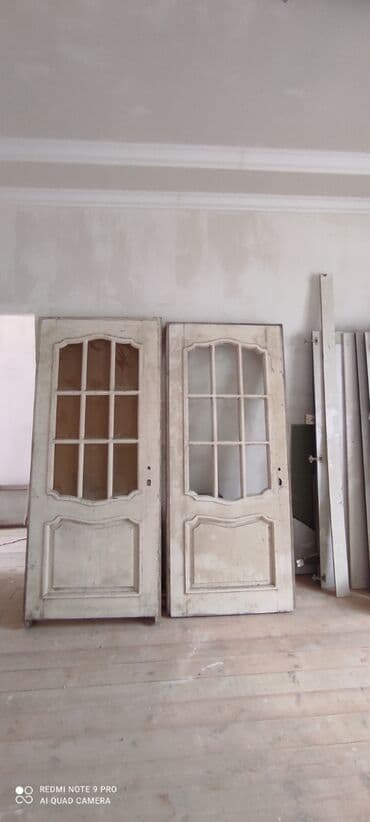 Furnitura və aksessuarlar: Qapı, Taxta qapı,Qapı satılır taxtadan ağ rəngli. İki ədəd qapı — 3