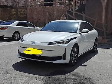 hibrid: Changan Qiyuan A05: 4.3 l | 2024 il 88000 km Sedan — 8