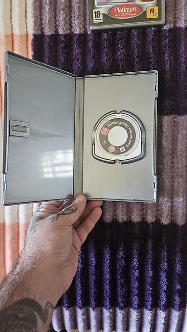 psp 2000: PSP üçün oyun discləri( birlikdə və ayrı ayrı satılır) 7 ədəd umd disc — 6