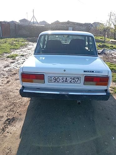 Nəqliyyat: Lada 2107, ağ rəng, sedan kuzov. - 4 qapı, 5 nəfərlik salon - Ön və — 4