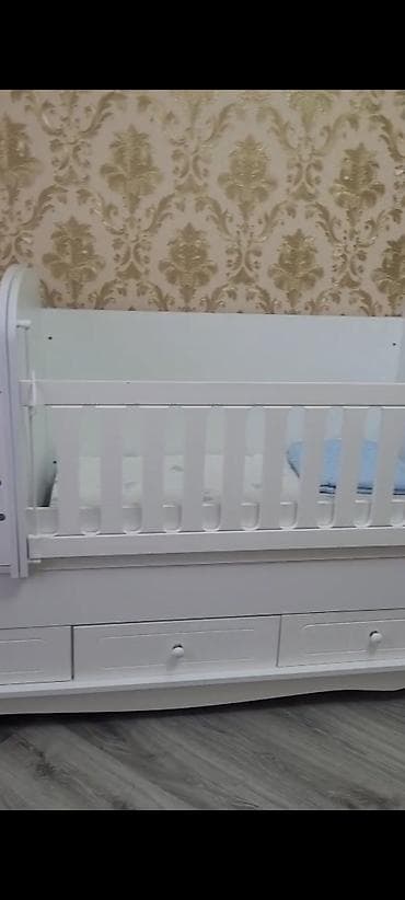 Ağ rəngli çoxfunksiyalı beşik-dolap kombini - Material: MDF/taxta lalafo.az -da Ağ rəngli çoxfunksiyalı beşik-dolap kombini - Material: MDF/taxta