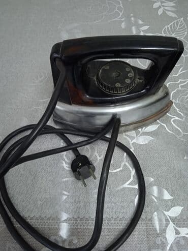 Ütülər və buxarlayıcılar: Klassik elektrik ütüsü. - Material: metal korpus, polad bazaya malik — 3