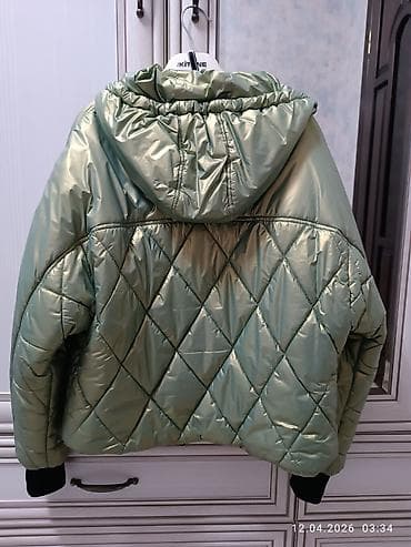 Üst geyimləri: Levin Force brendinin qısa şişmə gödəkçəsi.100 man alınıb,2-3 dəfə — 2