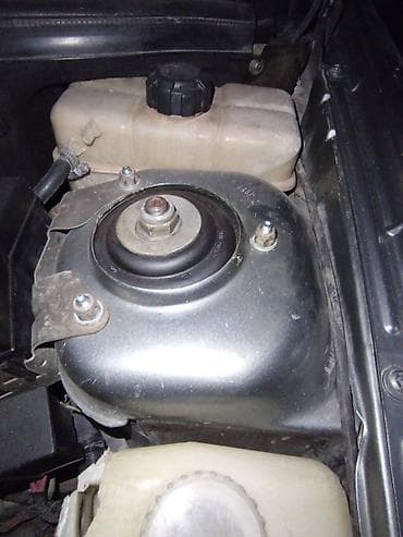 vaz mator: LADA Priora sedan, boz rəng. Xüsusiyyətlər və təchizat: - Kuzov: 4 — 6