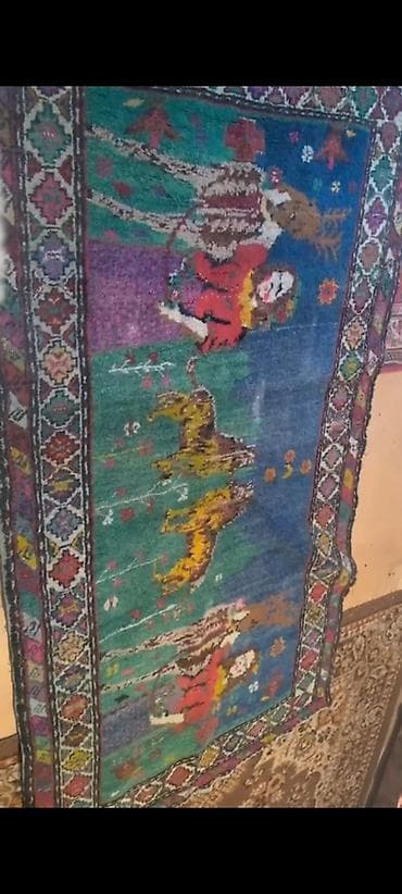 çiçi xalçası: Təsvir: - Unikal naxışlı xalça/rəzdərili kilim. - Əsas kompozisiya — 2