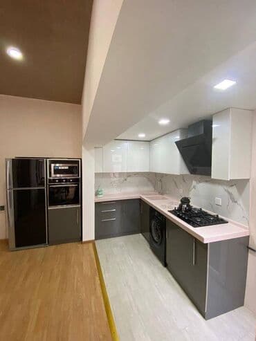 gəncə kiraye ev: Qız Qalasının yanında 3 mərtəbəli binanın 2-ci mərtəbəsində ümumi — 8