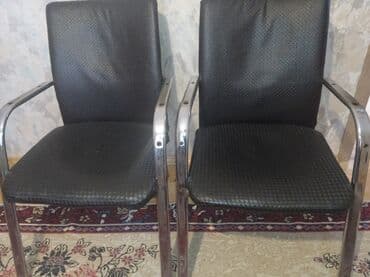 Stullar satılır. Qara dermantin üzlüklüdür. Dayaq hissə dəmir. 4-ü bir