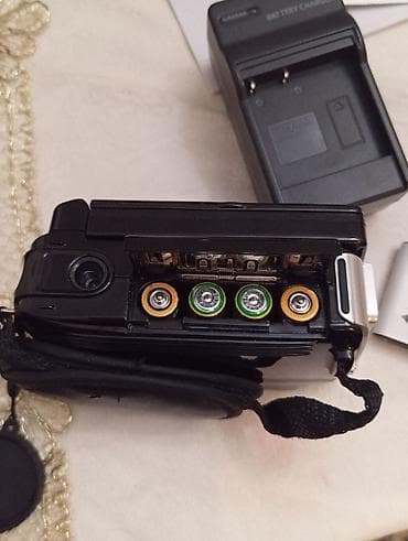 Sony rəqəmsal videokamera Xüsusiyyətlər: - 16 MP foto çəkmə imkanı - — 10
