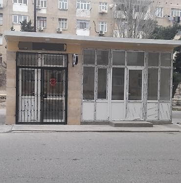 Гаражи: Etrafda yasayis binalari, 2 mekteb poliklinikada, market var. Yaninda — 4