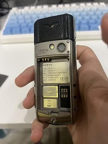 Elektronika: Vertu rəng - Gümüşü, Düyməli — 10