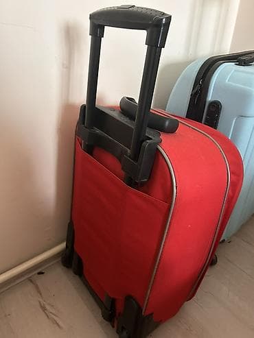 cemodanlar: Səyahət üçün iki ədəd trolley çemodan dəsti 1) Sərt gövdəli çemodan - — 3