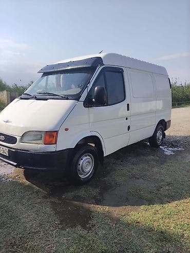 ag 07: Ford Transit: 2.5 l | 1998 il 300 km Van body type — 3