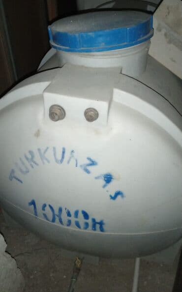Su çəni 1 tonluq yaxşı vəziyyətdə