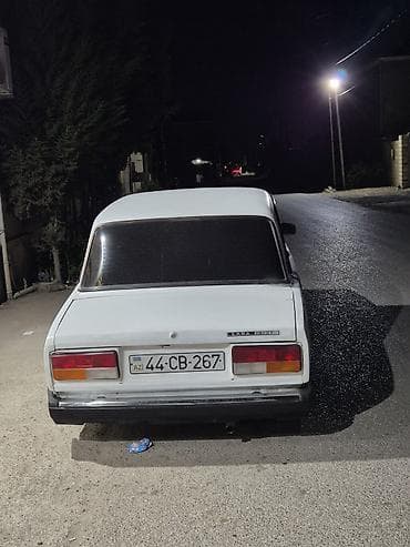 kia optima diffuser: Lada 2107, ağ rəngli sedan. Xüsusiyyətlər: yungul xerclerı var — 3
