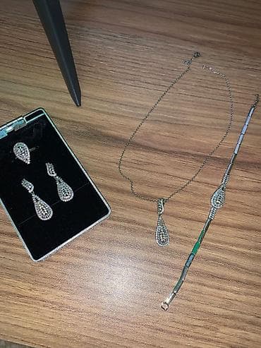 mirvari kolye: Zərgərlik dəsti – asma, sırğalar və bilərzik - Rəng: gümüş tonları - — 1