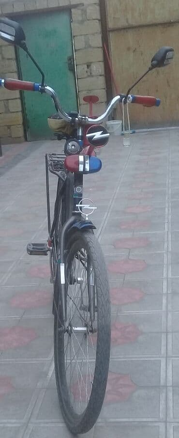 velosiped təkərləri: İşlənmiş Şəhər velosipedi 28", sürətlərin sayı: 1, Ünvandan götürmə, Ödənişli çatdırılma — 1
