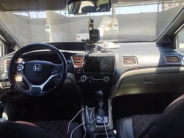 byd qin plus: Honda Civic: 1.6 l | 2013 il Sedan — 10
