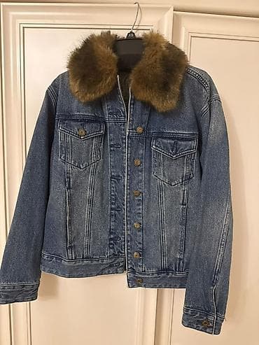 Пальто: Üst geyimlər hər biri endirimlə satılır. Bershka trench Zara üst geyim — 5
