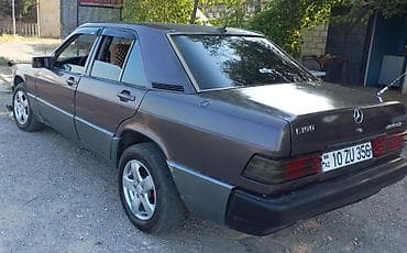 mercedes 170 b: Mercedes-Benz 190 (W201) sedan - Kuzov: 4 qapılı sedan, qəhvəyi rəng — 3