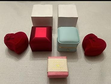 qutu sifarişi: Zinət əşyaları üçün qutu dəsti - Müxtəlif formalı və rəngli zərgərlik — 1