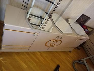 qorka kamot: İkinəfərlik çarpayı, Komod — 3