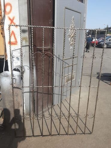 решетки на окна: Pəncərə üçün nəzərdə tutulmuş bu metal barmaqlıqlar əlavə — 9