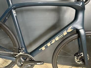 5 ci sinif riyaziyyat qiymətləndirmə tapşırıqları: TREK yol velosipedi – karbon karkaslı, disk əyləcli, Shimano 105 — 2