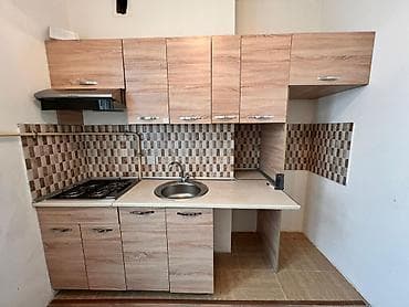 müdür masası: Metbex mebeli. 200azn. tecili evden cixmalidir. Üzerinde qaz moyka — 1