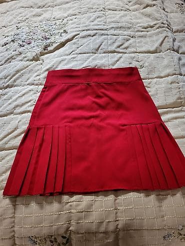 mini etek: Qırmızı qısa ətək – plise detallı - Rəng: parlaq qırmızı - Dizayn — 1