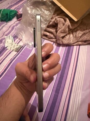 telefon divar kağızları 2022: Samsung Galaxy S22 — 2