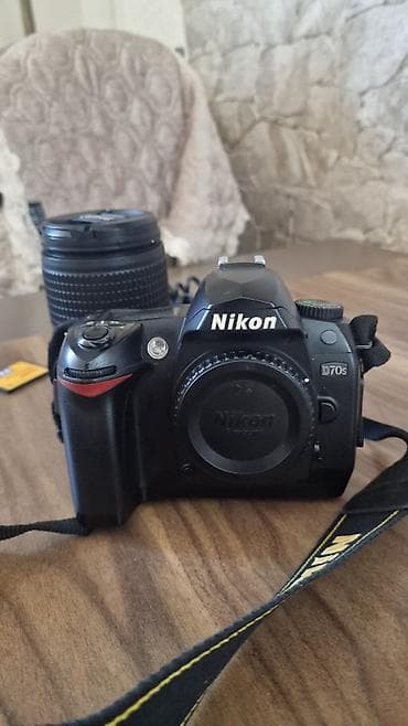 nikon d200: Nikon D70s DSLR fotoaparat dəsti Komplekt: - Nikon D70s gövdə - AF-S — 8