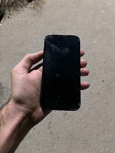 apple m1: IPhone 15, 128 GB, Qara, Face ID — 3
