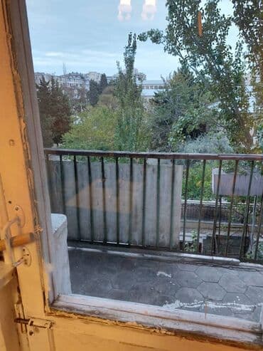 qubada evler kredit: Bakı, Bakıxanov qəs., 3 otaqlı, Köhnə tikili, 95 kv. m — 25