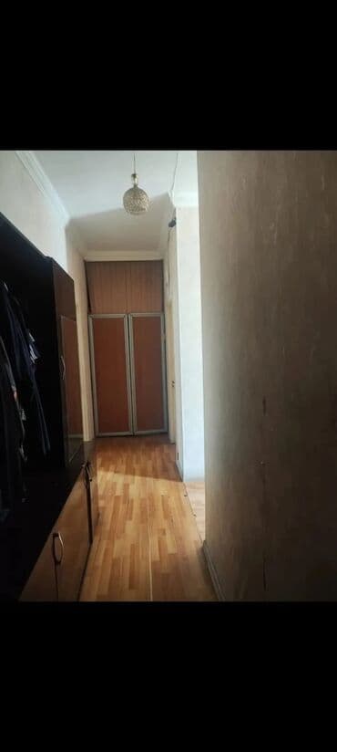 снять квартиру на долгий срок: 2 otaqlı mənzil. Bütün kommunal var . Real alıcıya endirim olunacaq — 1