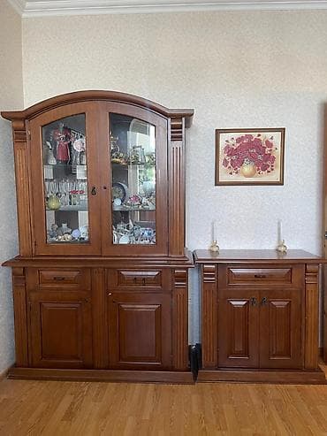kalidor skaflari: Klassik üslubda taxta vitrin və bufet dəsti - Material: massiv — 2