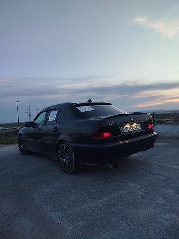 mercedes c 220: Mercedes-Benz 220: 2.2 l | 1998 il Sedan — 3