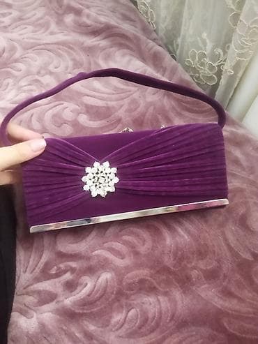 sumka kişi: 20 manat . 
qiymetde anlaşa bilerik . 
 heç isdifade olunmayıb — 3