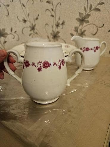 Tek tek olan qablardı Hamsın birlikde satıram 12 man. elmler — 8