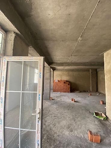 Yeni Günəşlidə Padmayak mənzil satılır. Bina apartmandır. 3 otağ 77 m2 — 5