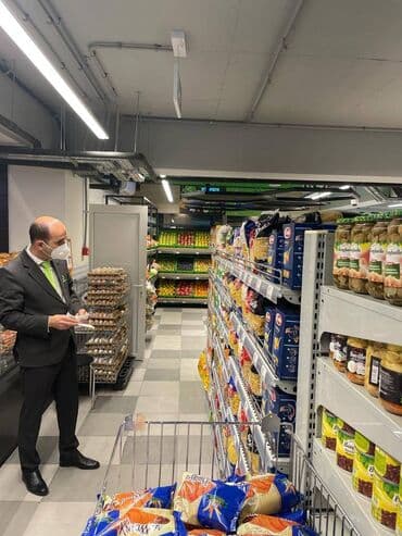 Nizami metrosuna yaxın böyük market ayi 4000azn icarəyə verilir lalafo.az -da Nizami metrosuna yaxın böyük market ayi 4000azn icarəyə verilir