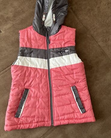 mekteb paltarlari 2024: Normal vezıyyetdedı.6-9yaşadek uygundu.5azn — 1