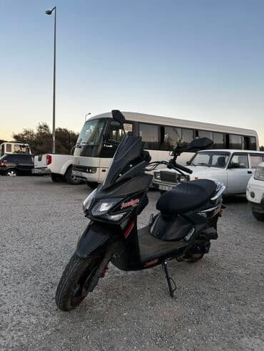 - Jardan, 50 sm3, 4000 km