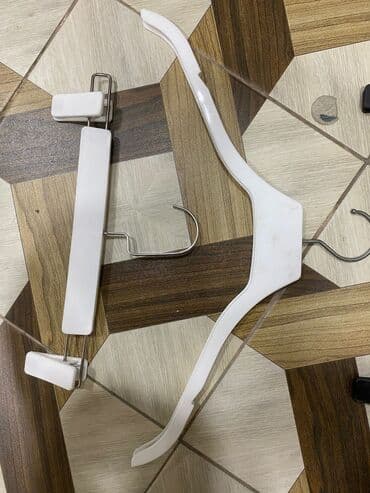 вешалки напольные для одежды деревянные дорогие: Məhsul: Asılqan dəsti Təsvir: - Rənglər: qara və ağ - Material — 5