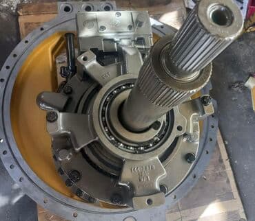 Qaşıqlar: Cat D9R buldozer. Transmisiya yenidir, orijinal Cat dır. Sifarişle — 5