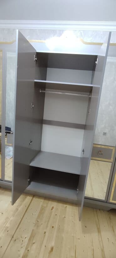 ayna qapi: Açılan, 6 qapı Düz dolab, Qarderob, paltar dolabı — 3