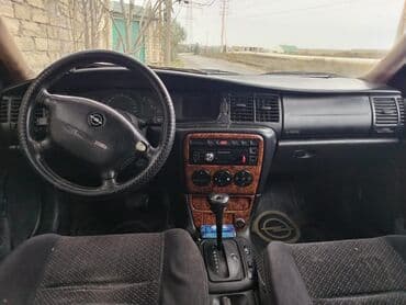 masin tozsorani: Opel Vectra B sedan - Kuzov: 4 qapılı sedan, gümüşü rəng - Mühərrik — 4